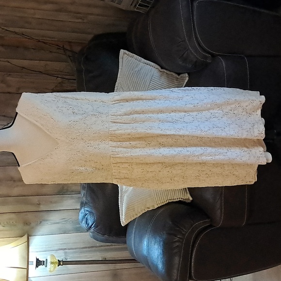 ASOS Curve Cream Lace Midi Dress - Picture 1 of 8